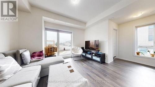 43 - 30 Liben Way, Toronto, ON - Indoor Photo Showing Living Room