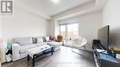43 - 30 Liben Way, Toronto, ON - Indoor Photo Showing Living Room