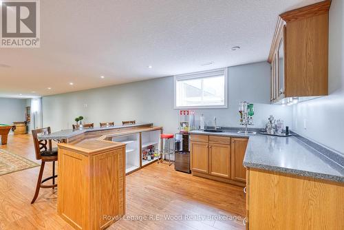 Kitchenette / Bar area - 36 Morning Glory Drive, Tillsonburg, ON - Indoor Photo Showing Kitchen