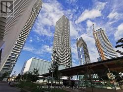 5601 - 950 PORTAGE PARKWAY Vaughan, ON L4K 0J7