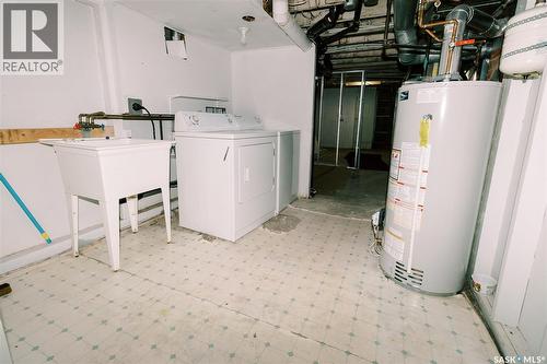 105 28Th Street, Saskatoon, SK - Indoor Photo Showing Laundry Room
