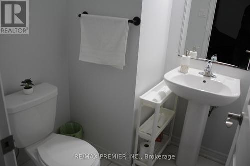 51 Mullholland Avenue, Cambridge, ON - Indoor Photo Showing Bathroom