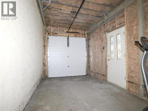 1334 Hook Drive, Kamloops, BC - Indoor Photo Showing Garage