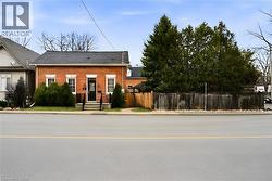 243 HATT Street  Dundas, ON L9H 2H1