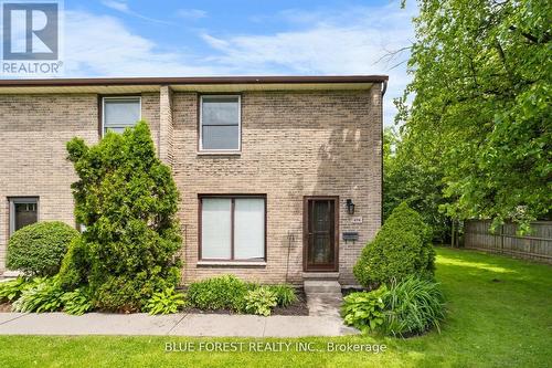 15 - 696 WONDERLAND ROAD S  London South (South N), ON N6H 4Y8