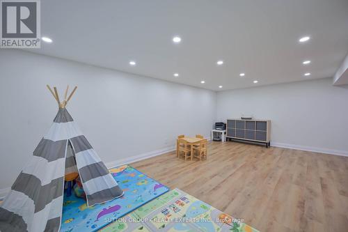 1484 Moss Glen Road, Burlington, ON - Indoor