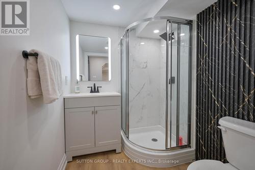 1484 Moss Glen Road, Burlington, ON - Indoor Photo Showing Bathroom