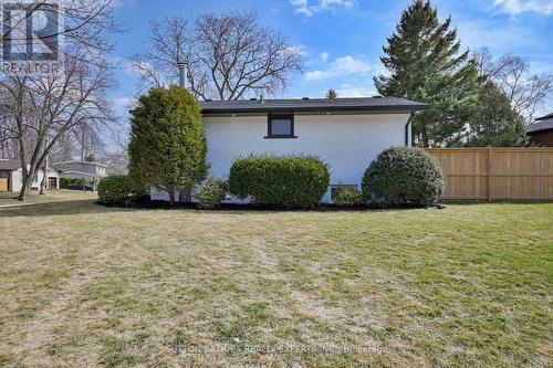 1484 Moss Glen Road, Burlington, ON - Outdoor