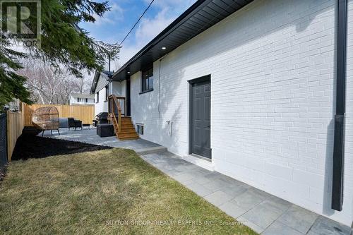 1484 Moss Glen Road, Burlington, ON - Outdoor With Exterior
