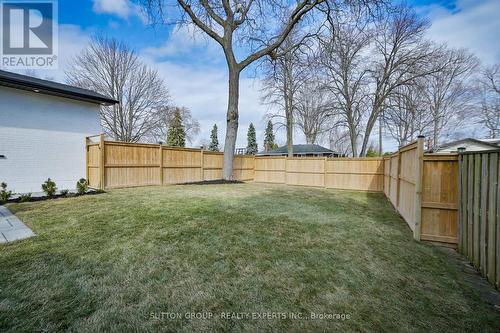1484 Moss Glen Road, Burlington, ON - Outdoor With Backyard