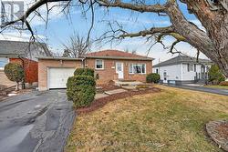 172 RIDGE STREET  Hamilton, ON L9A 2X5