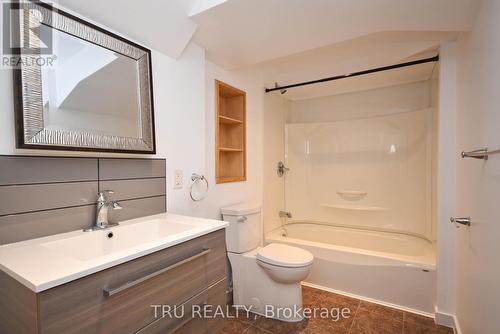 1847 Walkley Road, Ottawa, ON - Indoor Photo Showing Bathroom