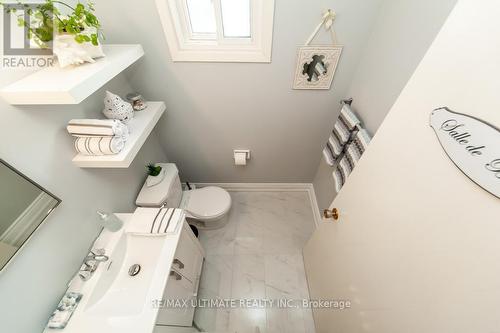 2589 Trident Avenue, Mississauga, ON - Indoor Photo Showing Bathroom