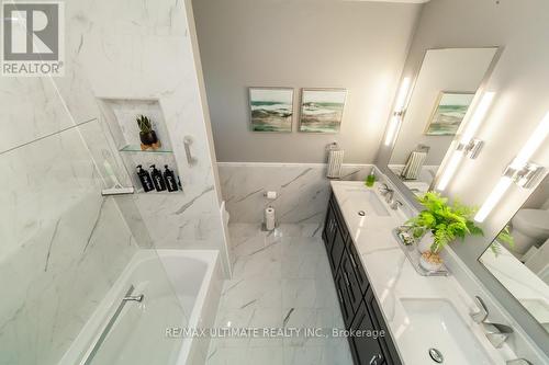 2589 Trident Avenue, Mississauga, ON - Indoor Photo Showing Bathroom