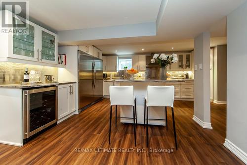 2589 Trident Avenue, Mississauga, ON - Indoor Photo Showing Kitchen With Upgraded Kitchen