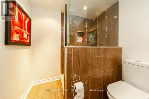2589 Trident Avenue, Mississauga, ON - Indoor Photo Showing Bathroom