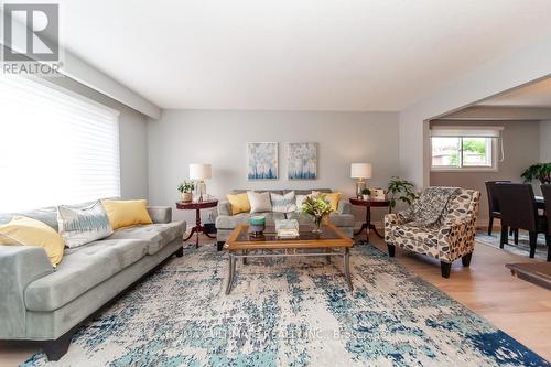 2589 Trident Avenue, Mississauga, ON - Indoor Photo Showing Living Room