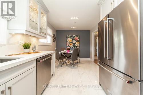 2589 Trident Avenue, Mississauga, ON - Indoor Photo Showing Kitchen