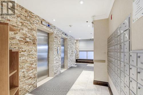 401 - 212 Kerr Street, Oakville (Co Central), ON - Indoor Photo Showing Other Room