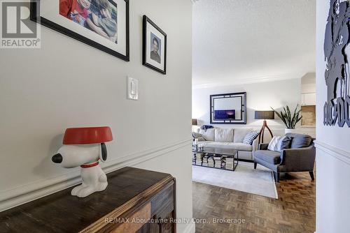 401 - 212 Kerr Street, Oakville (Co Central), ON - Indoor