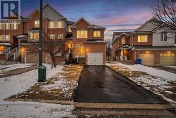 41 BAYWELL CRESCENT  Aurora, ON L4G 7M8