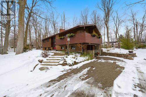 220 BELMORAL DRIVE  Orillia, ON L3V 5R1