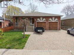 11 RANWOOD DRIVE Toronto, ON M9N 3E8