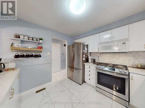 9 Malabar Crescent, Brampton, ON - Indoor Photo Showing Kitchen With Stainless Steel Kitchen