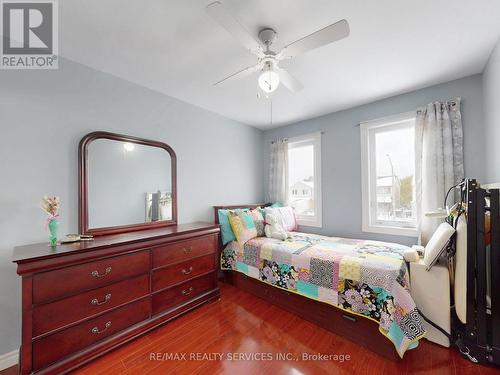 9 Malabar Crescent, Brampton, ON - Indoor Photo Showing Bedroom