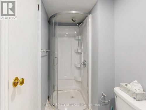 9 Malabar Crescent, Brampton, ON - Indoor Photo Showing Bathroom