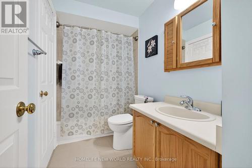 74 Heathcliffe Square, Brampton, ON - Indoor Photo Showing Bathroom