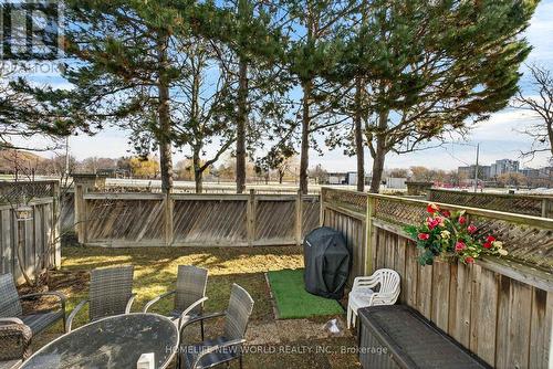 74 Heathcliffe Square, Brampton, ON - Outdoor