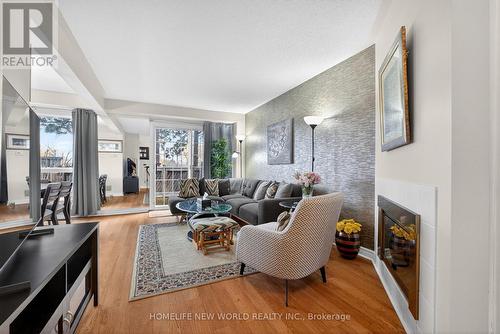 74 Heathcliffe Square, Brampton, ON - Indoor Photo Showing Living Room