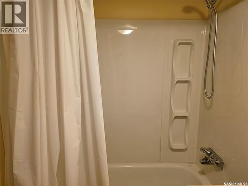 626 Jan Avenue, South Lake, SK - Indoor Photo Showing Bathroom