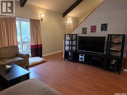 626 Jan Avenue, South Lake, SK - Indoor Photo Showing Living Room