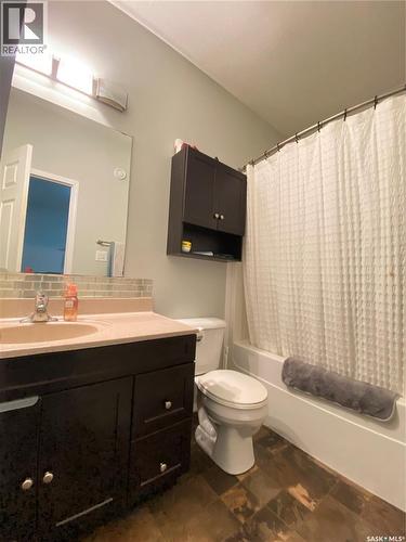 703 Barber Crescent, Weyburn, SK - Indoor Photo Showing Bathroom