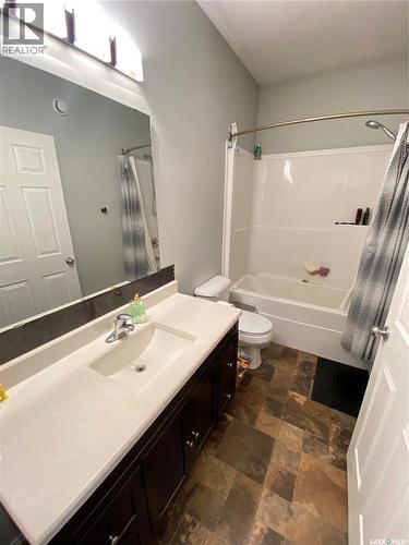 703 Barber Crescent, Weyburn, SK - Indoor Photo Showing Bathroom