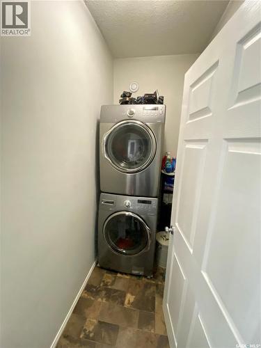 703 Barber Crescent, Weyburn, SK - Indoor Photo Showing Laundry Room
