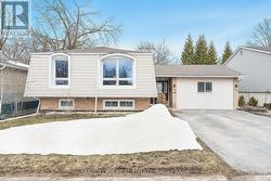 20 INDIAN ARROW ROAD  Barrie, ON L4M 5G3