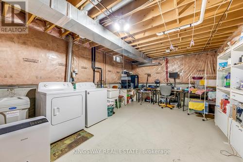 5829 Yachtsman Crossing, Mississauga, ON - Indoor Photo Showing Laundry Room