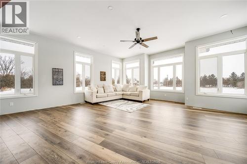 856 Talbot, Lakeshore, ON - Indoor Photo Showing Living Room