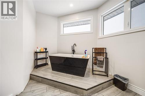 856 Talbot, Lakeshore, ON - Indoor