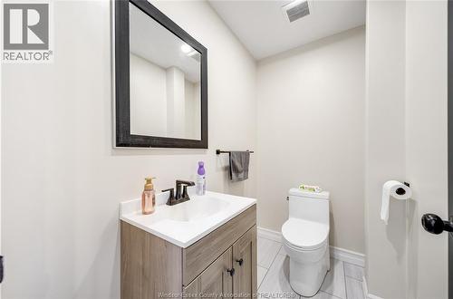 856 Talbot, Lakeshore, ON - Indoor Photo Showing Bathroom