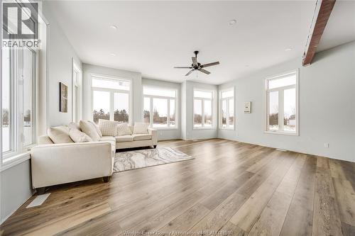 856 Talbot, Lakeshore, ON - Indoor Photo Showing Living Room