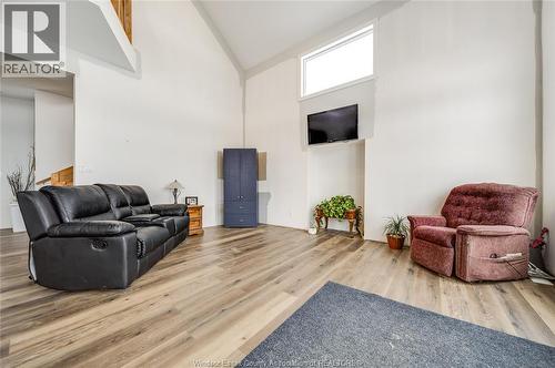 856 Talbot, Lakeshore, ON - Indoor Photo Showing Other Room