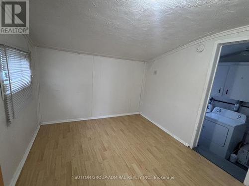 305 Crowland Avenue, Welland, ON - Indoor Photo Showing Laundry Room