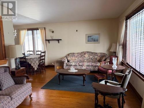 9 Warnock Rd, Iron Bridge, ON - Indoor Photo Showing Living Room