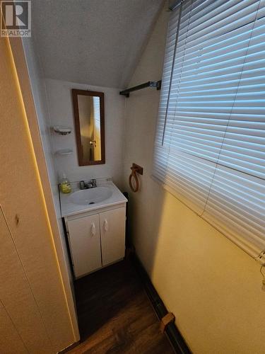 38 Third Ave, Wawa, ON - Indoor Photo Showing Bathroom