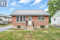 205 CRYSLER Street Delhi, ON N4B 1H9