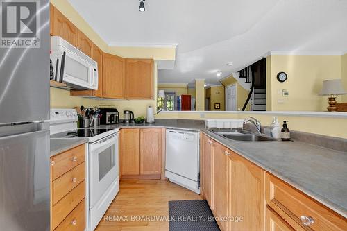 42 College Circle, Ottawa, ON - Indoor Photo Showing Kitchen With Double Sink